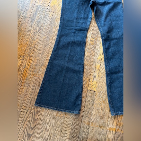 NWT Express 70’s Mid Rise Flare - Picture 4 of 9
